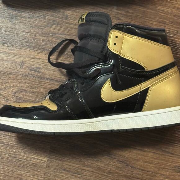 Air Jordan 1 Retro High OG Gold Toe Black White Size 11 (2017) main image 8